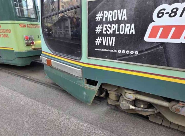 I due tram che si sono tamponati a Roma