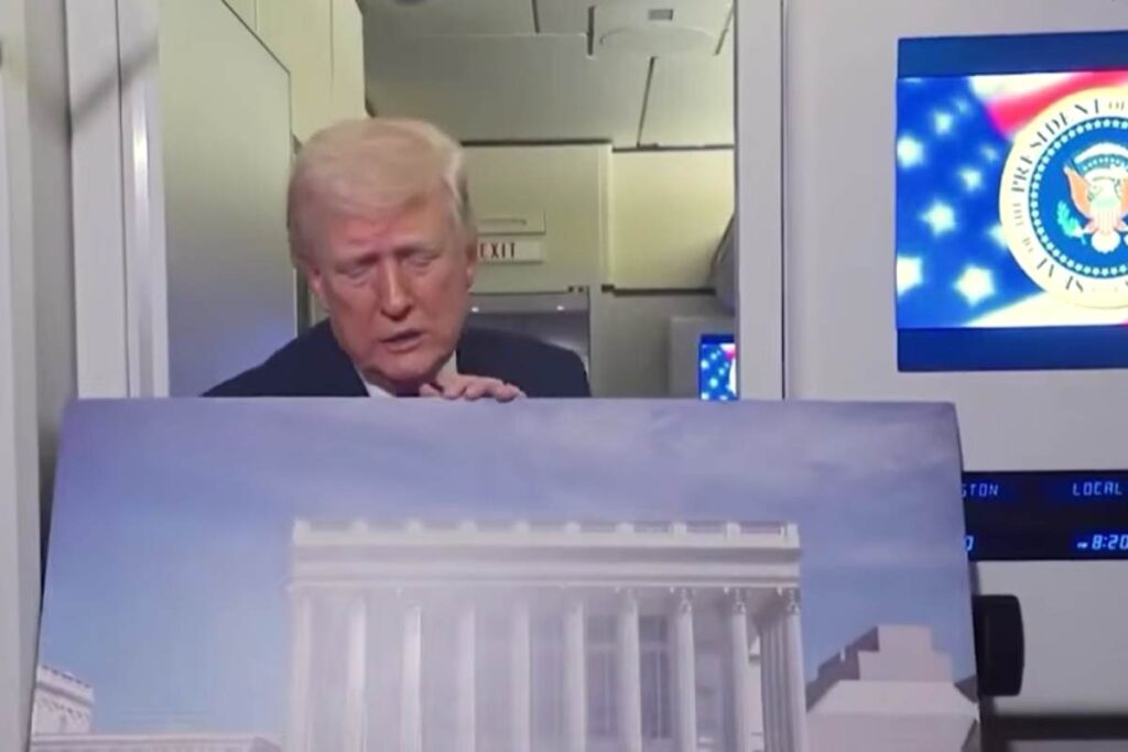 Trump mostra immagine della sala da ballo della Casa Bianca