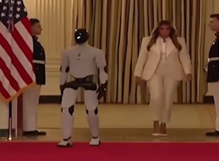 Melania Trump e un robot umanoide alla Casa Bianca