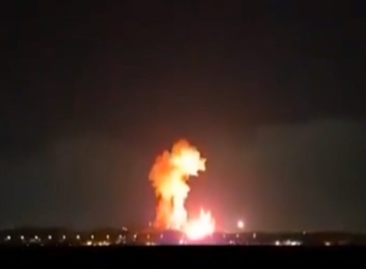 Gli Stati Uniti colpiscono deposito di munizione a Isfahan, il video postato da Trump