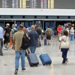 turisti in aeroporto