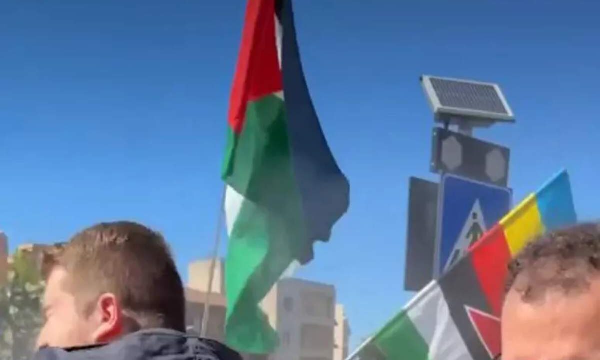 Matteo Hallisey aggredito a Roma