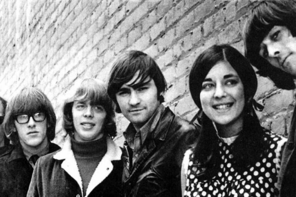 I Jefferson Airplane in posa per una foto.