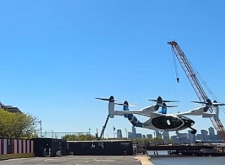 Il video del primo decollo dal Jfk dell'aerotaxi elettrico, in 10 minuti è arrivato a Manhattan