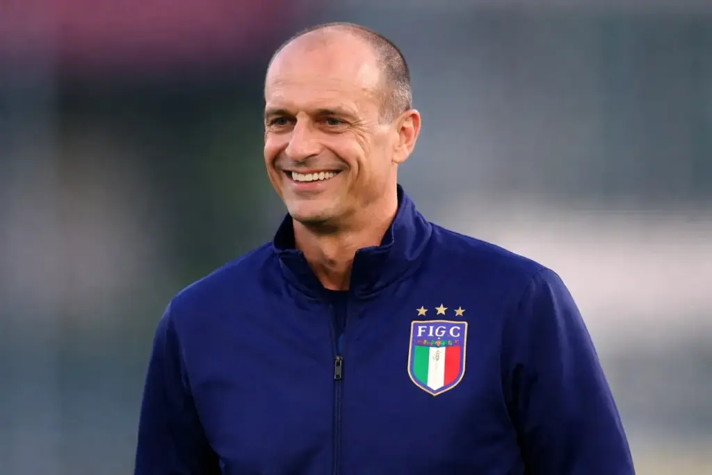 Allegri con la tuta della Nazionale Italiana, immagine creata con intelligenza artificiale