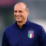Allegri con la tuta della Nazionale Italiana, immagine creata con intelligenza artificiale
