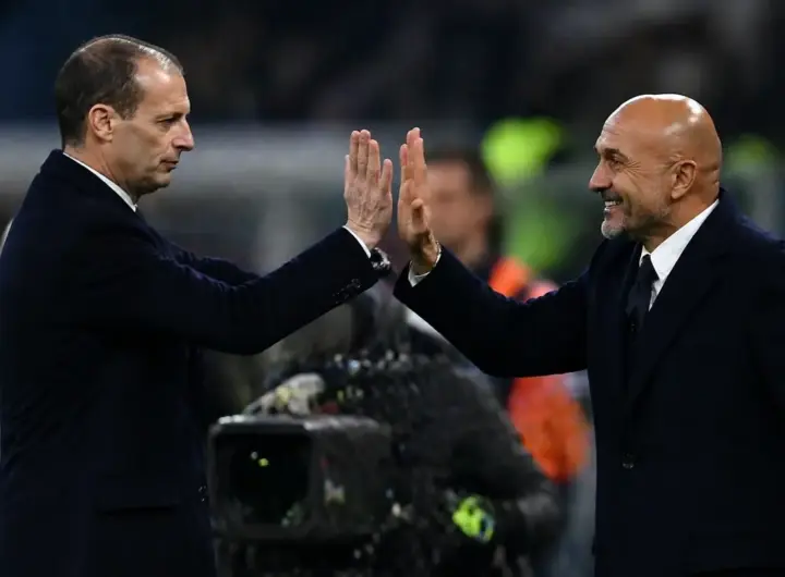 Allegri e Spalletti mentre si danno il cinque, immagine creata con intelligenza artificiale