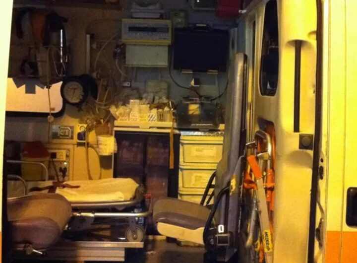 Un'ambulanza