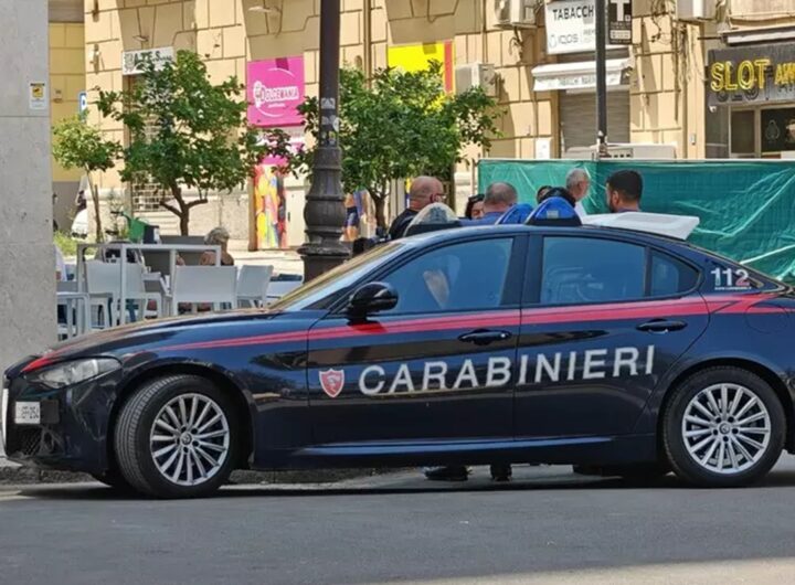 Una volante dei carabinieri