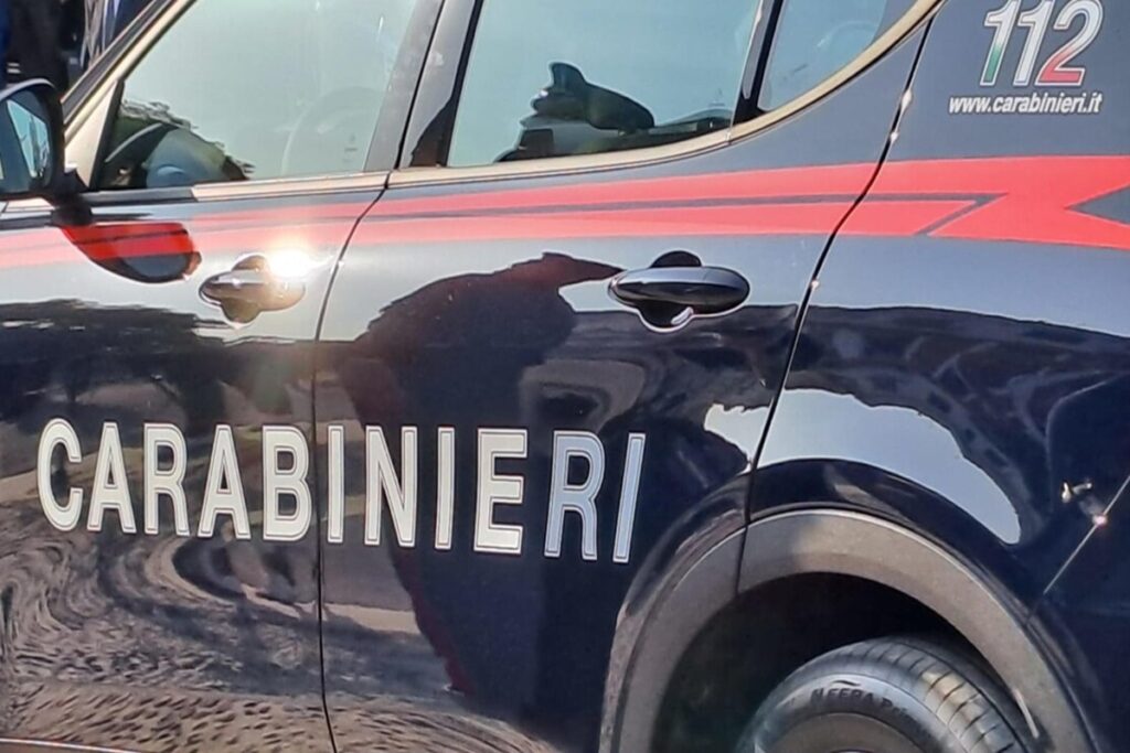 Una volante dei carabinieri