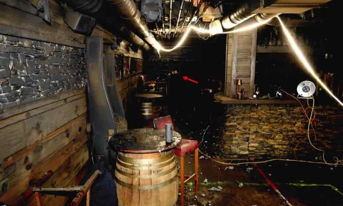 Il locale di Crans-Montana devastato dalle fiamme