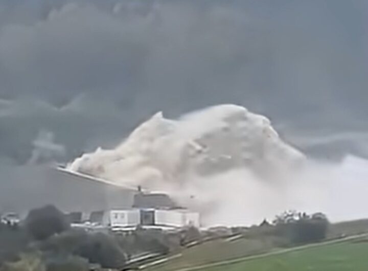 diga del liscione stracolma