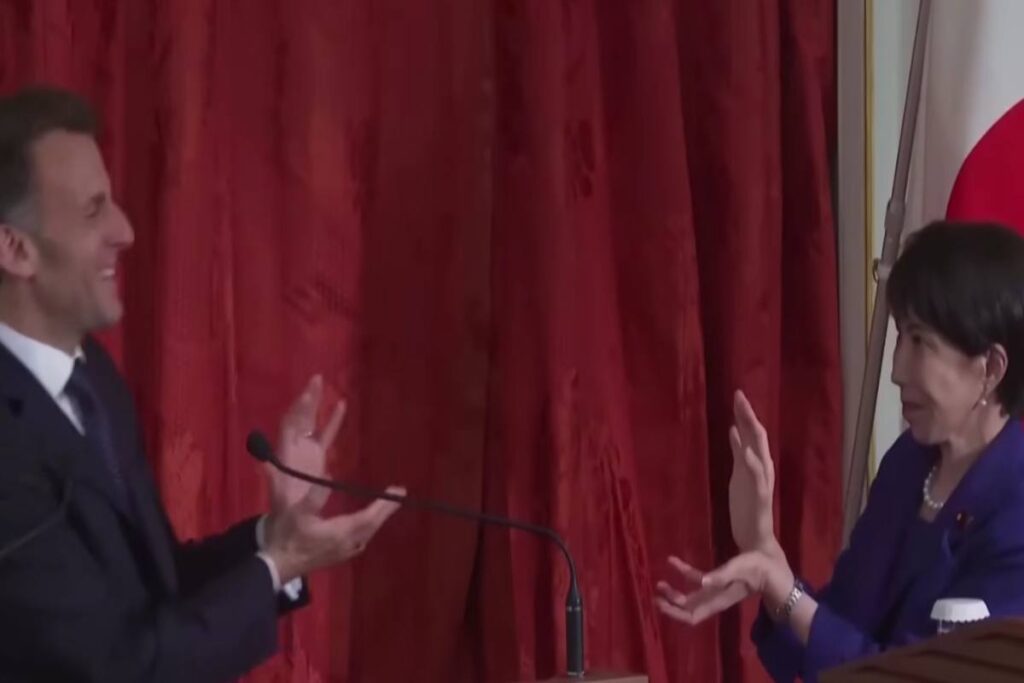Macron e la premier giapponese Takaichi