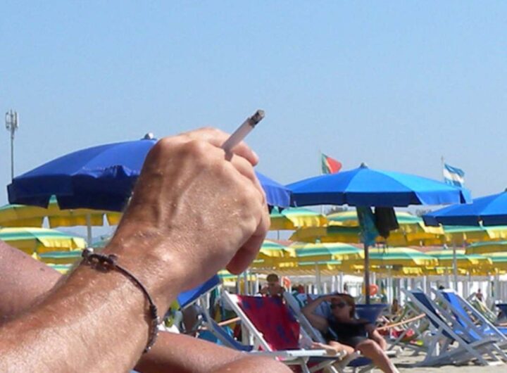 fumare in spiaggia
