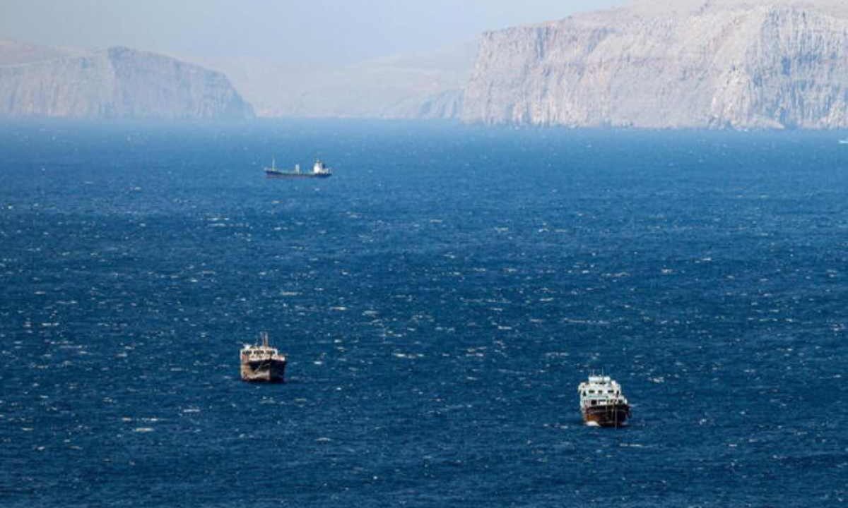 Navi nello Stretto di Hormuz