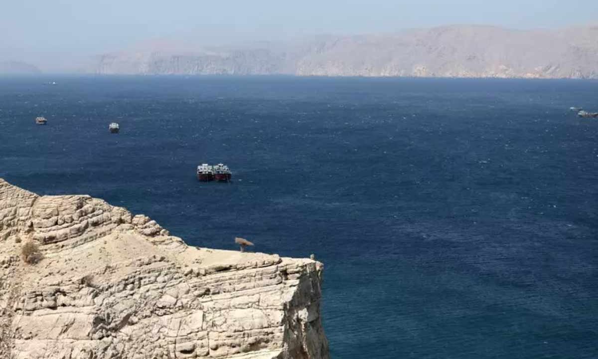 Nave nello Stretto di Hormuz