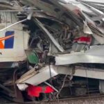 Collosione treni in Indonesia