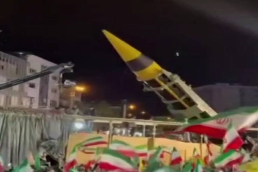 Missile iraniano in piazza