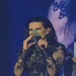 Il video di Laura Pausini che a Quito in Ecuador inala ossigeno sul palco per un malore dovuto all'altitudine
