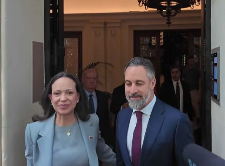 Machado con il leader di Vox