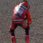 Marc Marquez dopo una caduta con la Ducati
