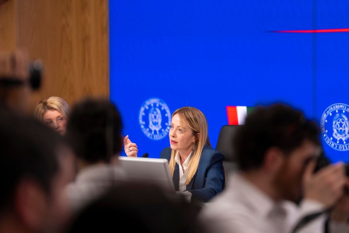 Giorgia Meloni in conferenza stampa parla del decreto lavoro