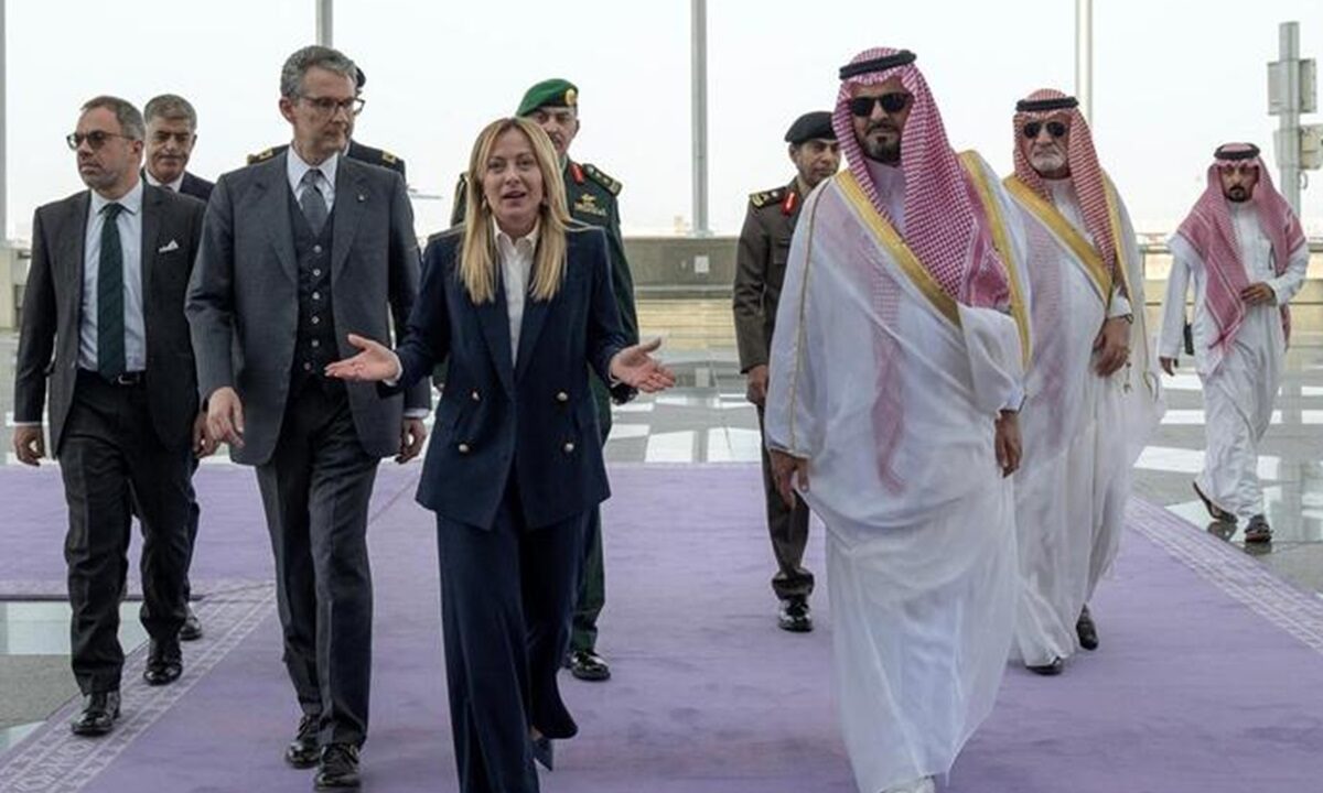 Giorgia Meloni nel Golfo