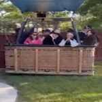 La mongolfiera atterrata nel giardino