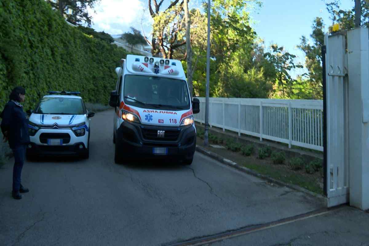 La vicenda del bambino morto a 7 anni risucchiato in piscina, il padre: "Mi sono tuffato ma il bocchettone non gli ha dato scampo"