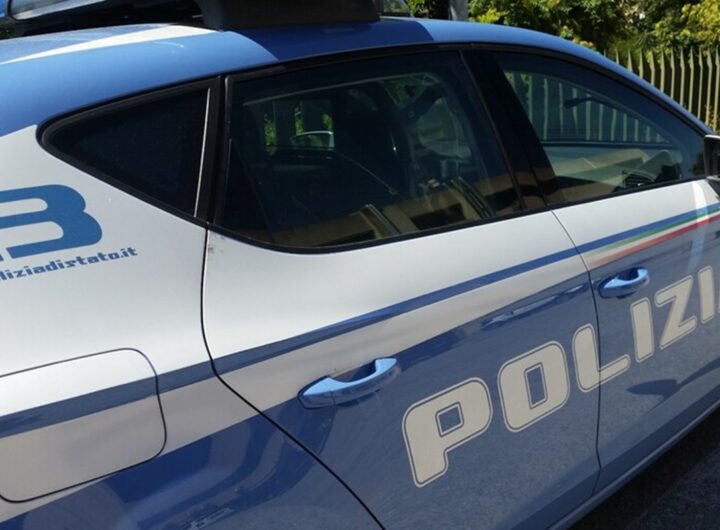 Una volante della Polizia