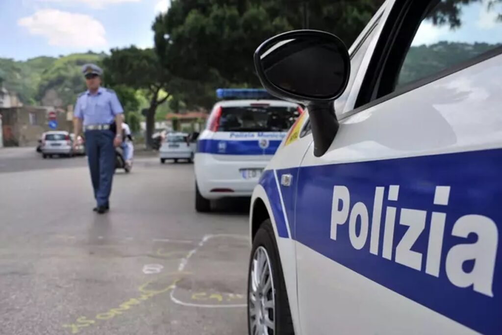 Una volante della polizia