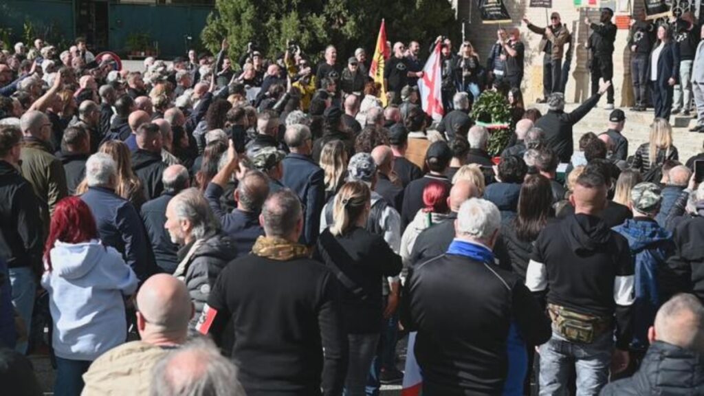 predappio saluti romani