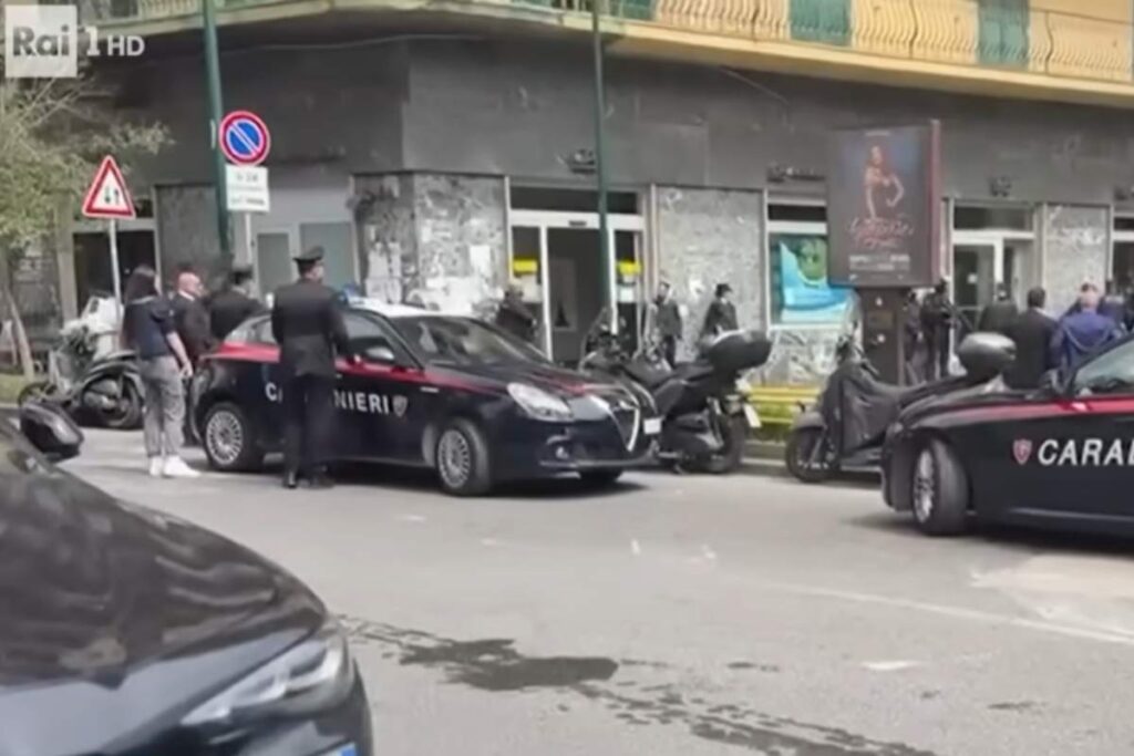 rapina banca napoli vomero
