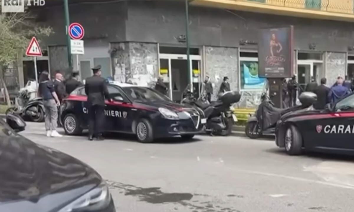 rapina banca napoli vomero