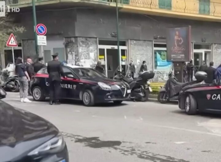 rapina banca napoli vomero
