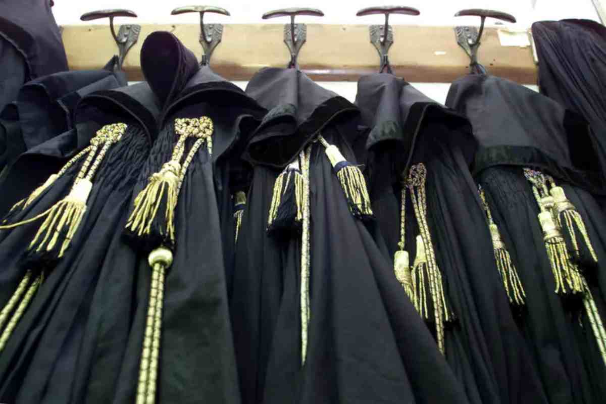 Magistrati, gli abiti appesi