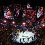 Mentre ad Islamabad i negoziati con l'Iran falliscono Trump è a Miami a vedere un incontro di lotta estrema