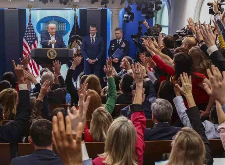 Trump risponde ai giornalisti