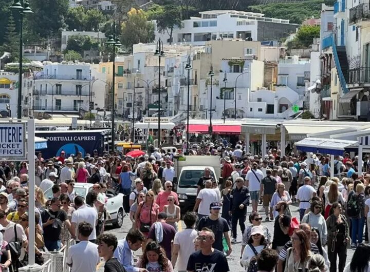 Turisti a Capri