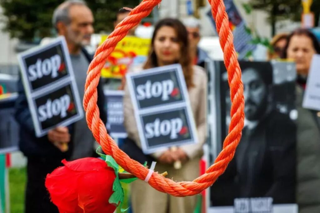 uomo giustiziato iran