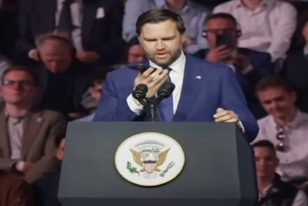 JD Vance chiama Trump al comizio pro-Orbán di Budapest, risponde la segreteria telefonica