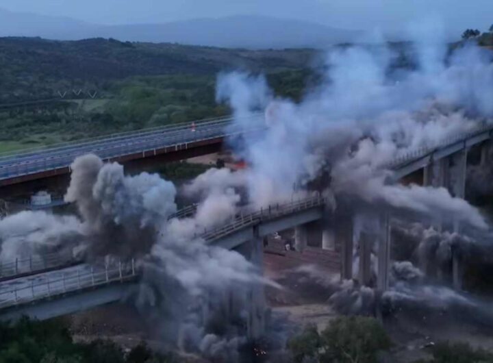 Demolizione di un viadotto