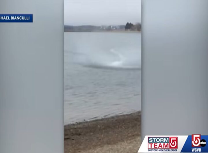 Il video di due vortici d'acqua ripresi da un passante a Boston
