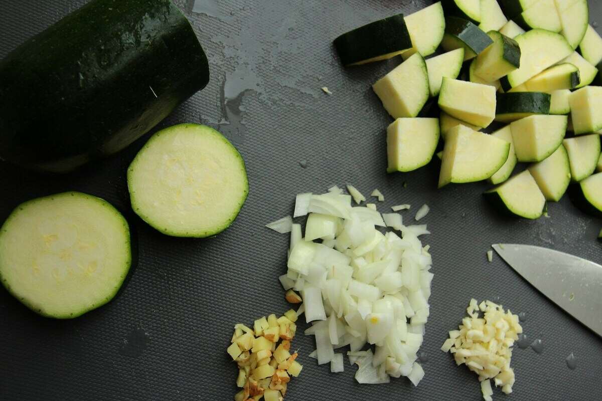 tagliare le zucchine