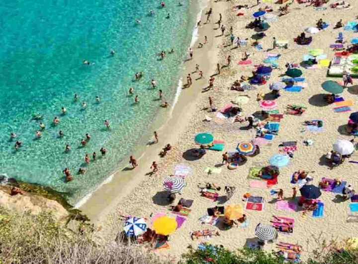 Una spiaggia italiana d'estate