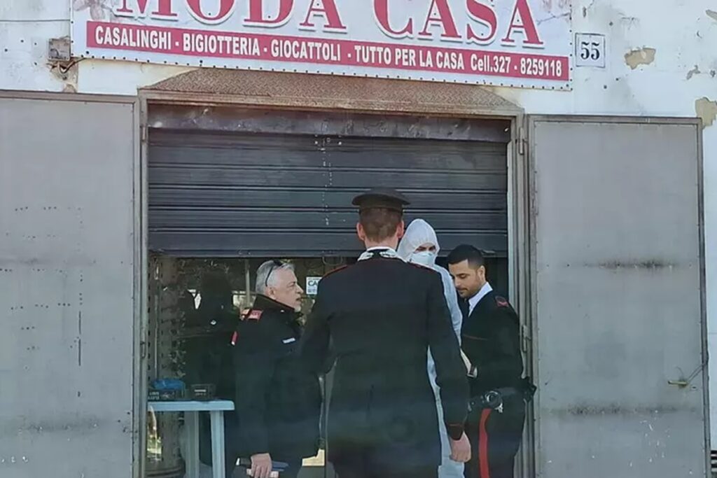 Il ritrovamento di un cadavere in un negozio di Bari