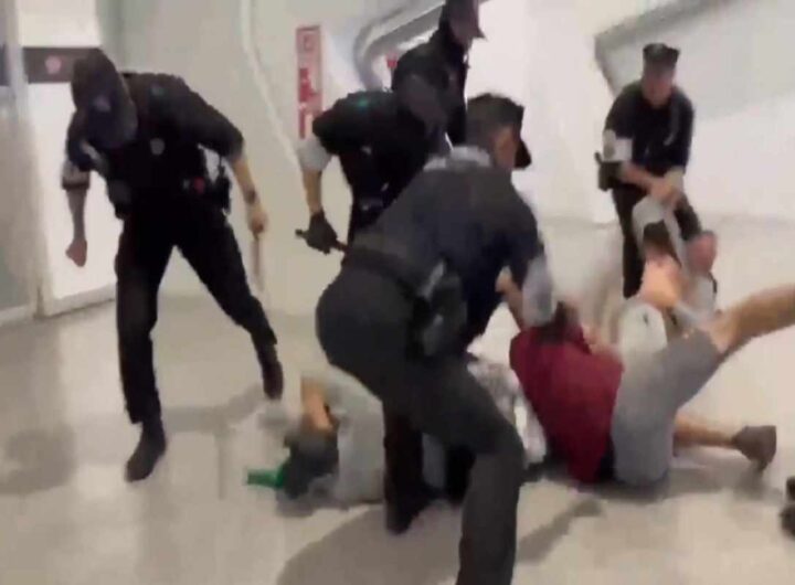 Le cariche della Polizia a Bilbao