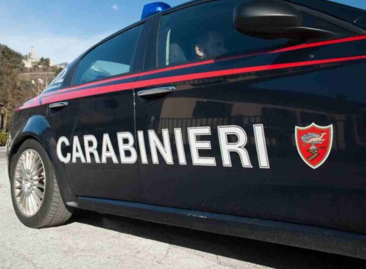 Un'auto dei Carabinieri