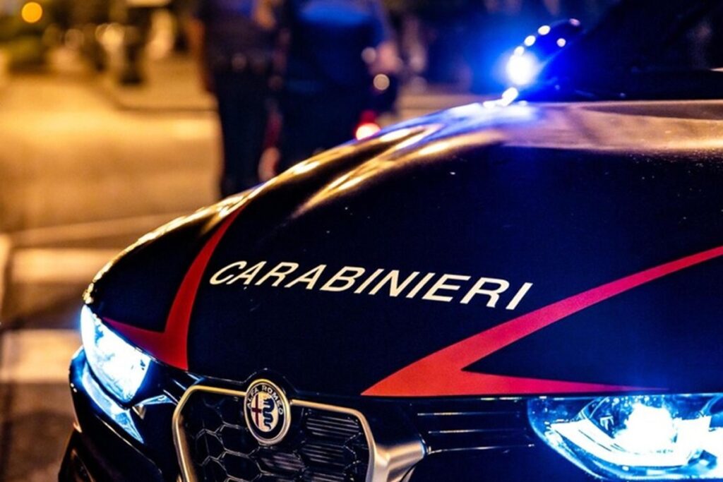 Una volante dei carabinieri