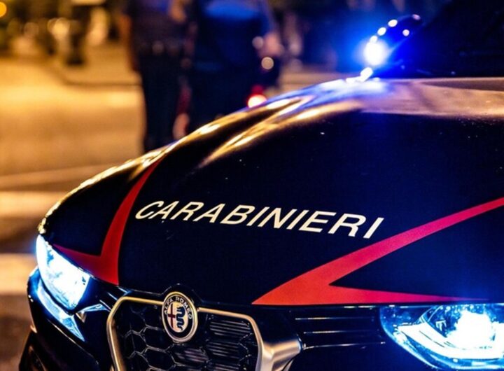 Una volante dei carabinieri